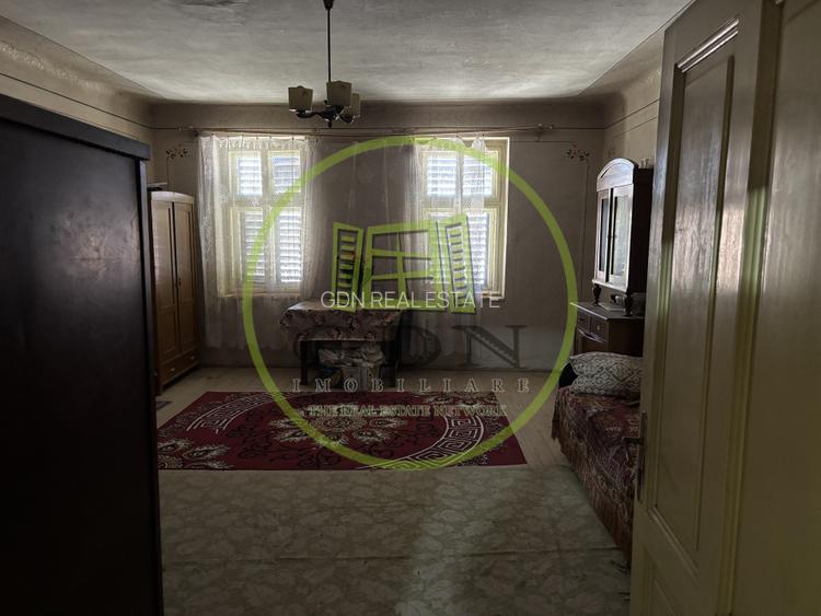 Casa saseasca + 3000mp teren  sat Nou - 11