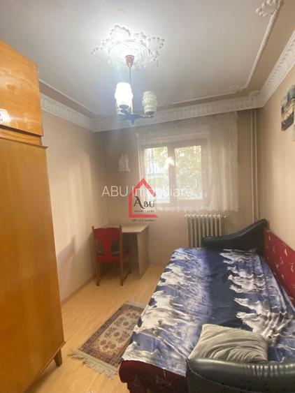 Apartament cu 3 camere, Semidecomandat, Alexandru cel Bun - 4
