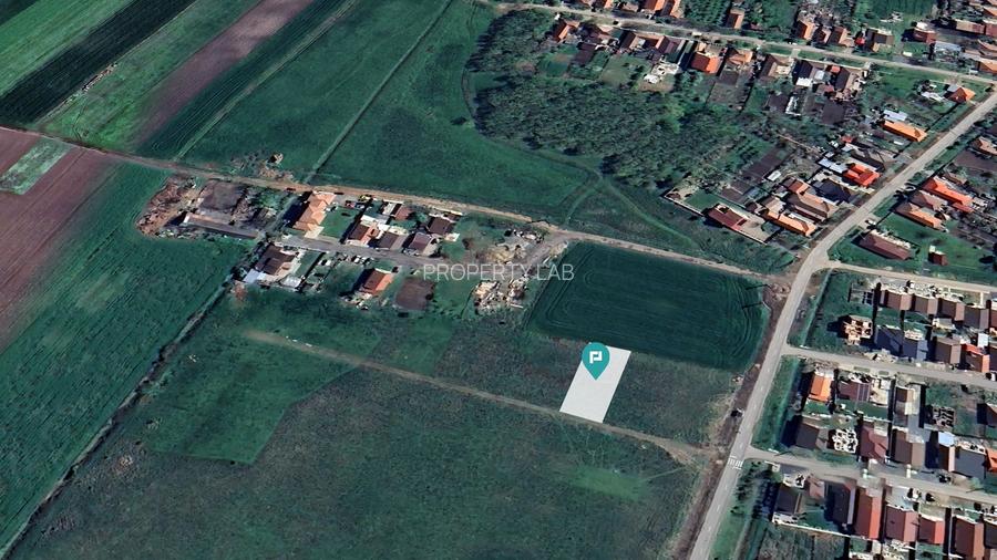 Loc de casa de 494 mp în Livada - 3