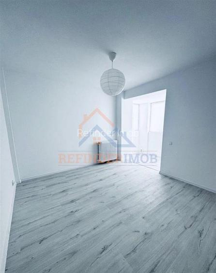 Apartament de vanzare cu 3 camere, Titan - Piata Minis - 4