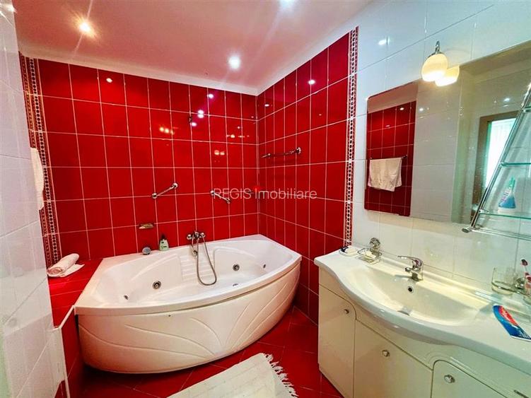 Vila Impunatoare cu Piscina pentru Familie sau Investitie Turistica - 18