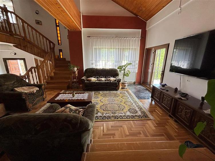 VILA DEOSEBITA IN SLATINA - LUNCANI - OAZA DE LINISTE LA MARGINEA PADURII - 7