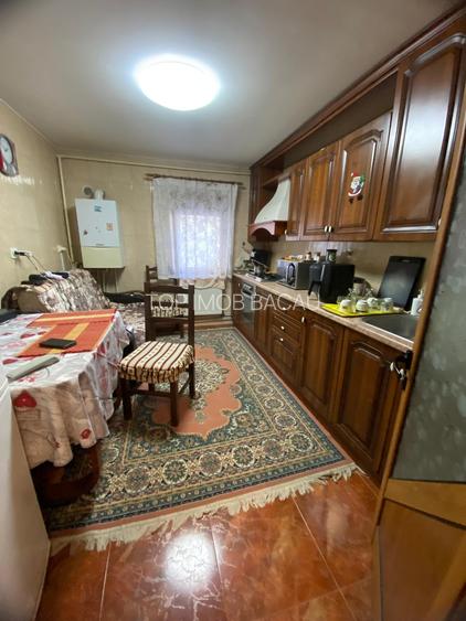 3 camere decomandate cu centrala, foarte spatios, Scoala M Sadoveanu - 4