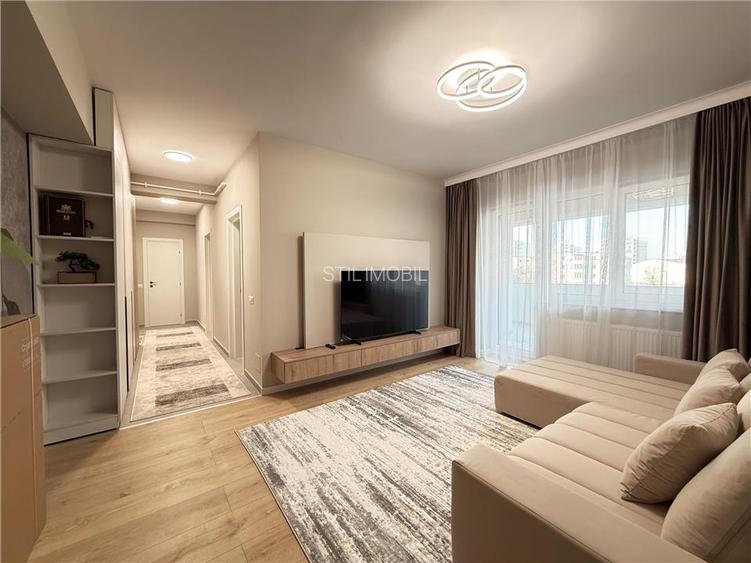 2 CAM , CENTRU PODU ROS PALAS , LUX - 39