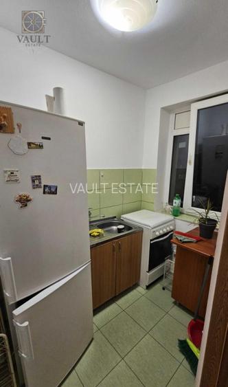 Garsoniera-Bloc Mixt-Metrou Titan - 2