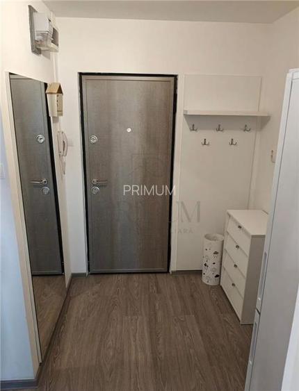 Gheorghe Lazar - 2 Camere - Decomandat - Etaj intermediar cu LIFT - Centrala ter - 9