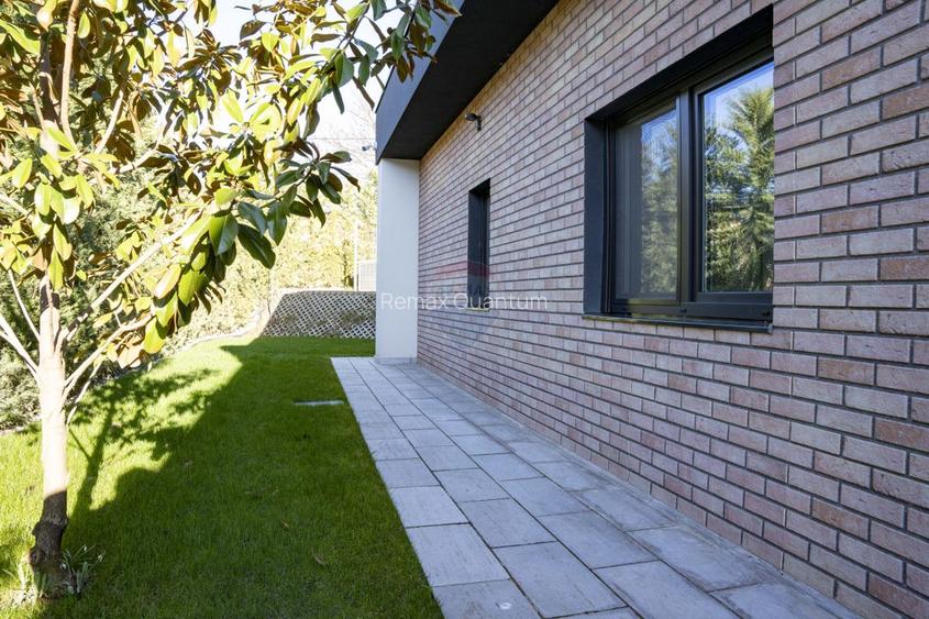 Casă / Vilă cu 5 camere de vânzare în zona Dealuri Oradea - 37