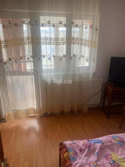 Vand apartament 3 camere – Central, Oltenița – Foarte spațios si luminos - 9
