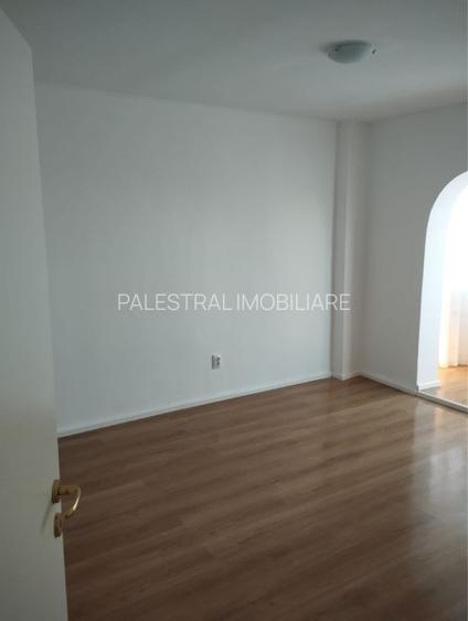 Apartament 2 camere Centrul Civic,decomandat,etajul 1,liber,128500 Euro - 3