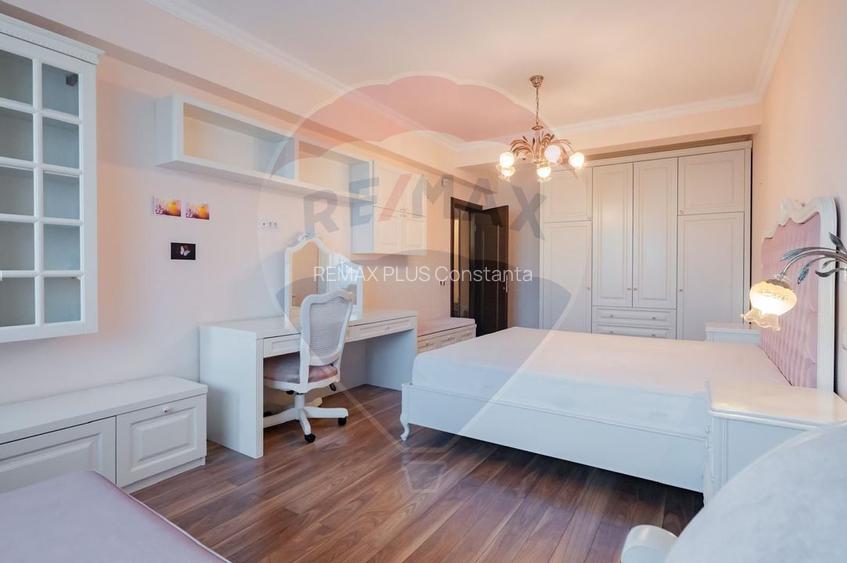 Penthouse de vanzare in Mamaia vedere frontala lac si marea Neagra - 3