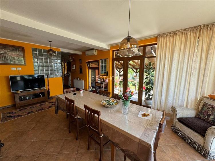 Vila de vanzare in Garoafa,suprafata construita 472mp si teren 1935mp - 15