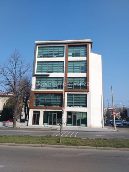 Bd. Mamaia -Univ. Ovidius -cladire de birouri / spatii comerciale de vanzare - 4