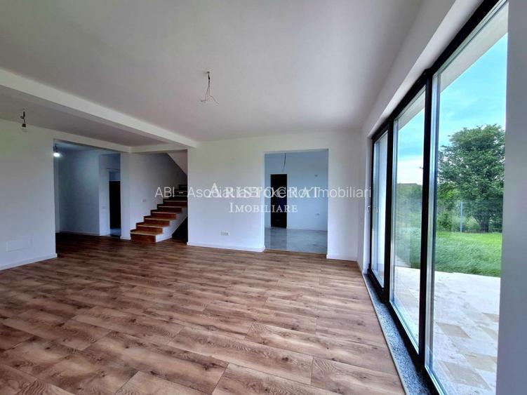 Vila 5 camere cu garaj langa Paradisul Verde - 9