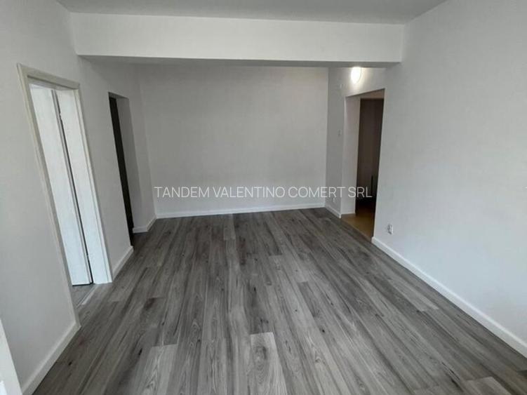 Piata Victoriei , Gara de Nord , Bulevardul Gheorghe Duca - 9