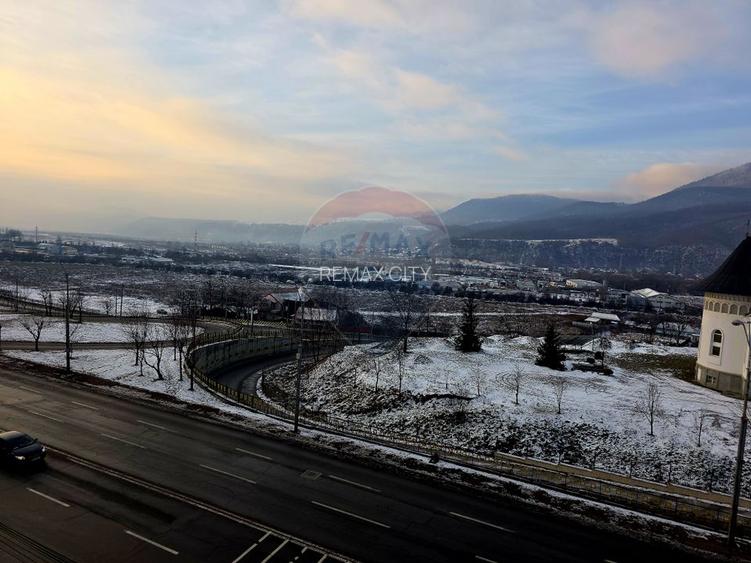 Apartament cu 2 camere de vânzare în zona 1 Mai - 17