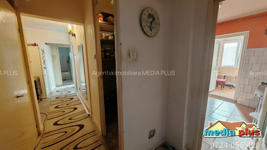 De vânzare: apartament 3 camere, 70 mp, Piața Centrală - 7