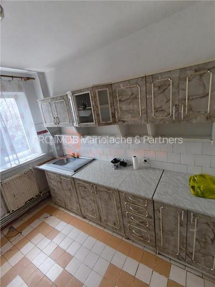 Apartament 3 camere cf 1 decomandat zona 23 August - 9