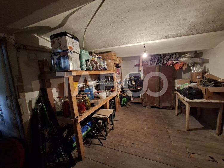 Casa de vanzare Vasile Aaron 3 camere si teren / curte comuna 1 vecin - 17