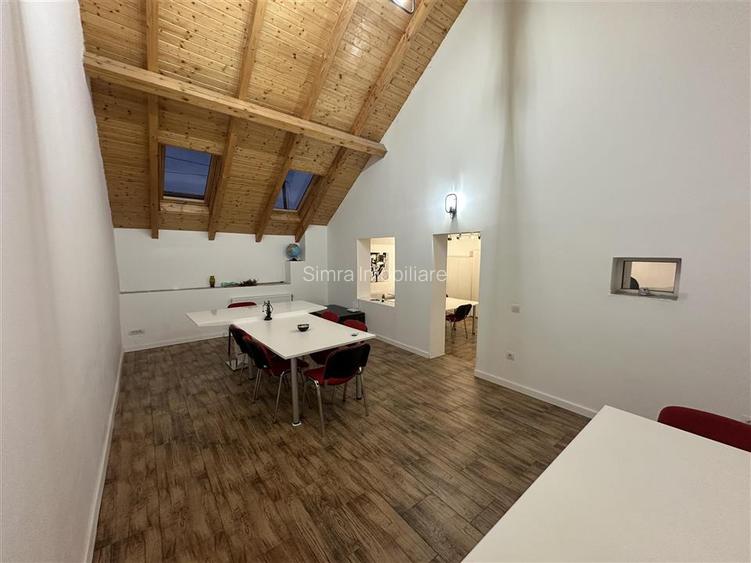 Casa ultracentral 6 camere parter + etaj - 18