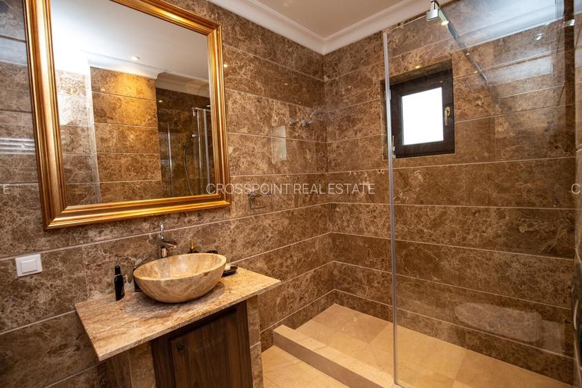 Vila elegantă cu piscină și curte spectaculoasă! - 44