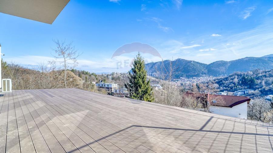 Design, Panoramă și Exclusivitate — Calea Poienii - 53