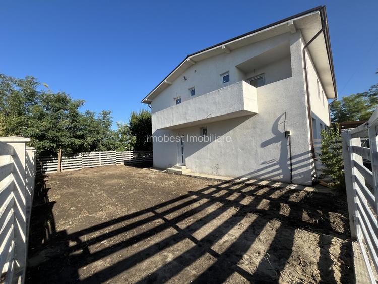 Oportunitate! Vila tip duplex P+1, 5 camere, Valu lui Taian! - 2