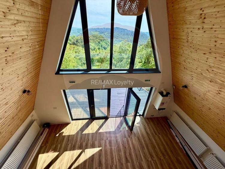 De vanzare Cabana A-Frame cu 1850 mp teren in zona Pucioasa, DB - 8