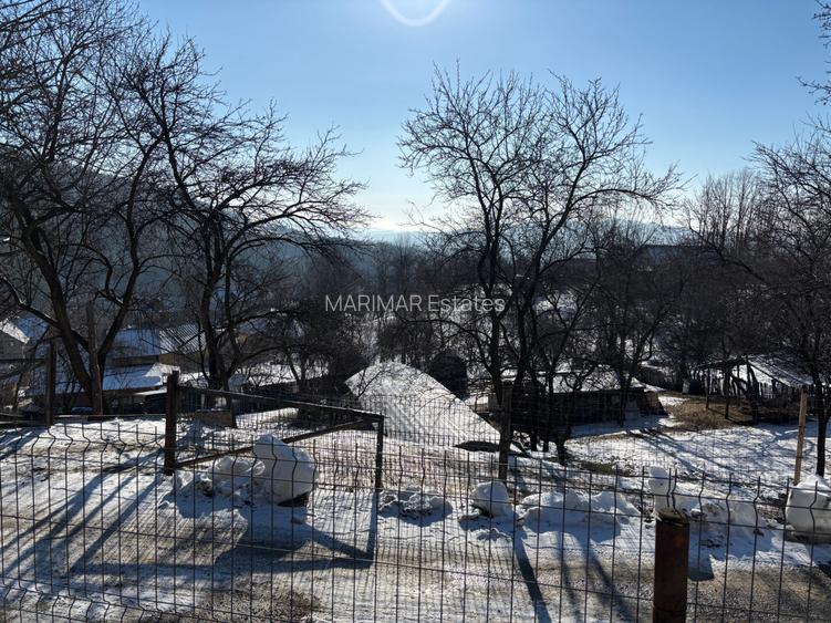 Casa gospodarului, bine întreținută, cu teren generos – Comarnic - 15