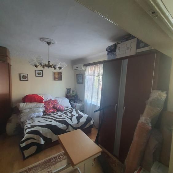 Casa coiciu, 3 camere, 2 bucatarii, baie, 180mp teren
