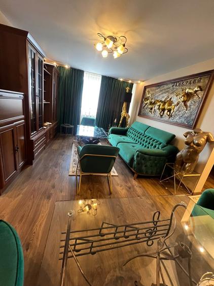 Apartament renovat complet, 69 mp, etaj 8 – Zona Semiluna, Dărmănești