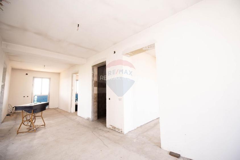Casa individuala cu 6 camere de vanzare, Singureni - 4