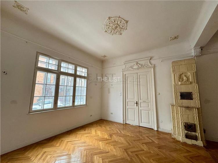 DE INCHIRIAT VILA 5 CAMERE PIATA ROMANA - 3