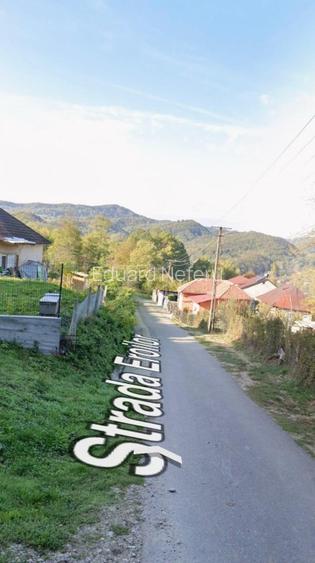 Oferta urgenta! Teren 2519 mp + constructie 68 mp — Pret atractiv - 13