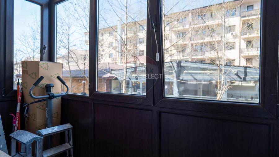 Dobroesti - vanzare apartament 3 camere, strada Marului - 9
