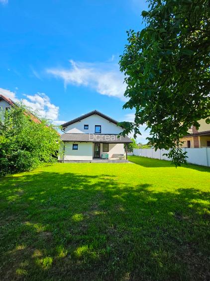 Casă de vânzare în Sânmihaiu Român - 2