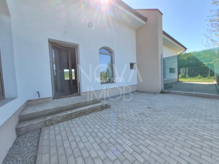Casa generoasa cu 5 camere, 2 bai, dressing si parcare – Sura Mica - 2