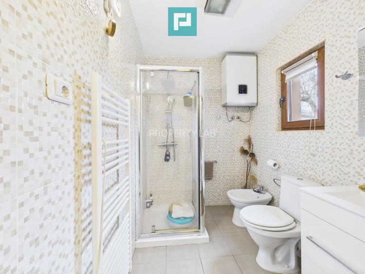 Casă renovată în localitatea Comănești, Arad - 6