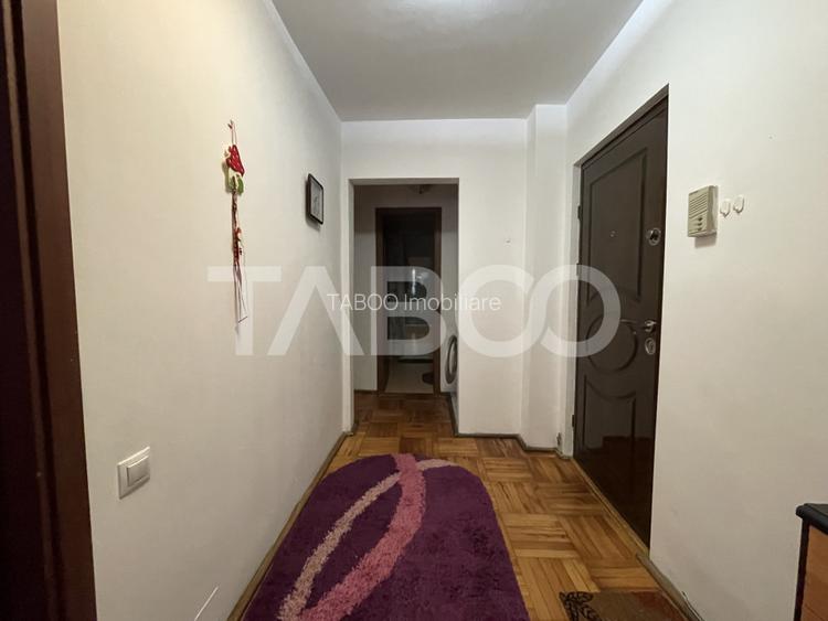 Apartament cu 2 camere decomandate si balcon de inchiriat in Strand - 10