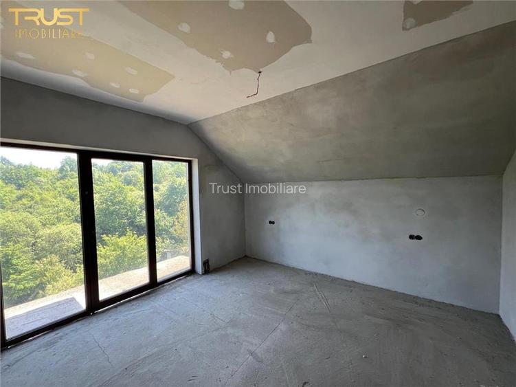 Casa semifinisata V. Ghinzii teren 18 arii - 9