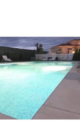 Vila P+1, 2 locuri parcare,, gradina, complex cu piscina - 12
