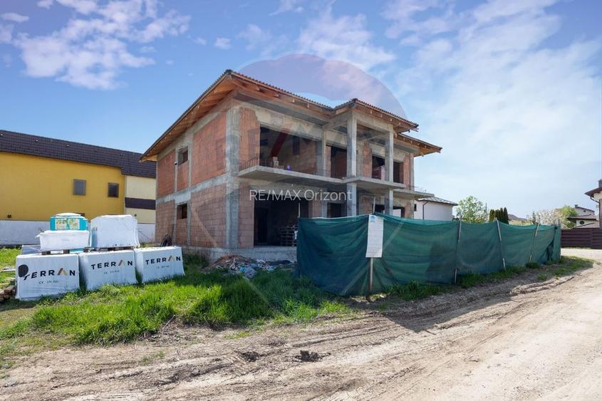 Vilă modernă P+1 în Ghimbav | 330 mp utili | Teren 815 mp - la roșu - 24