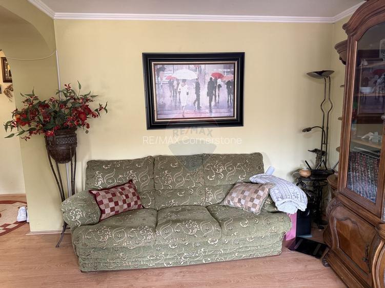 Apartament cu 3 camere de vânzare în Centrul orașului Câmpulung - 9