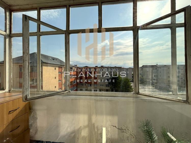 Apartament 3 camere - str. Moldovei, zona Canal 7 - 14