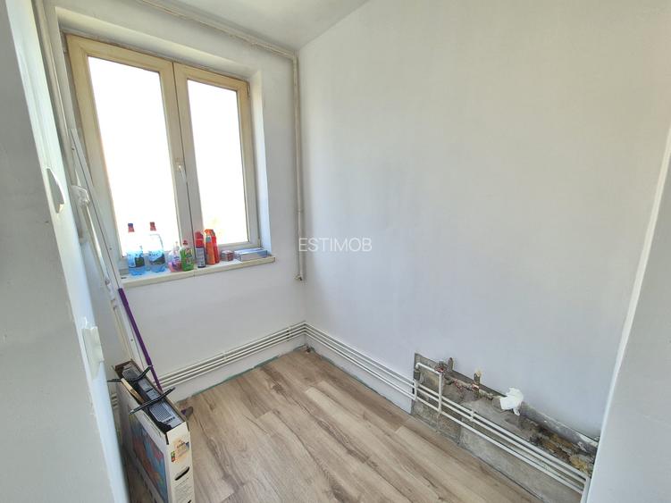 Vanzare garsoniera  zona Astra Str.Soarelui etajul 4 din 9 bloc cu 2 lifturi - 3