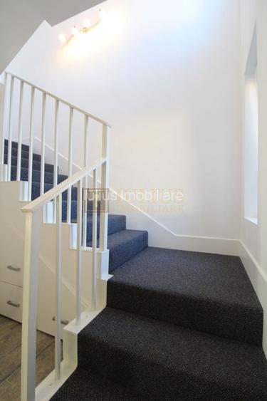 Ciarda Rosie,  4 dormitoare + 2 bai + 2 bucatarii, centrala proprie. - 12