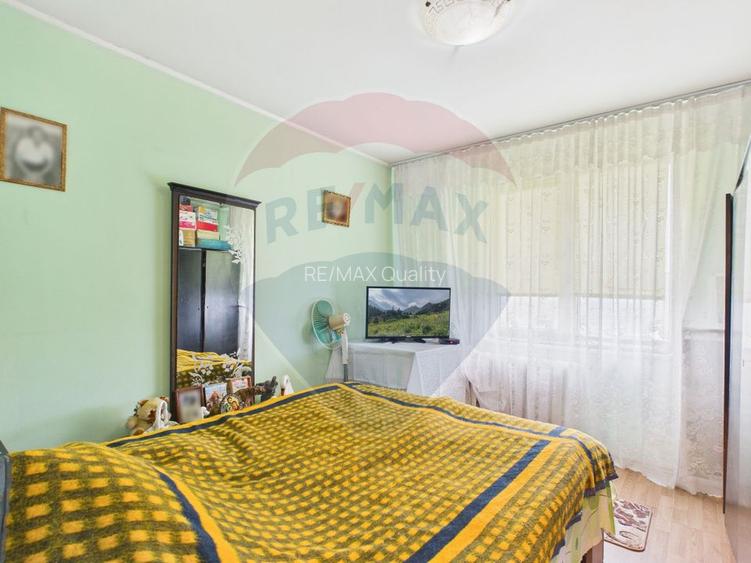 4 camere de vanzare in Rahova, la sosea, langa piata, renovat decent - 11
