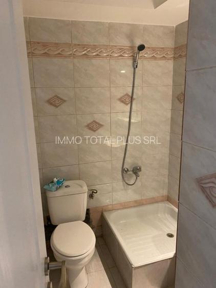 Piata Romana, ideal Birou (office),  et 1 , stradala, nemobilata, 300 euro - 4