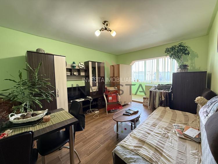 Apartament cu 3 camere de vanzare / cartier Intre Lacuri - 2