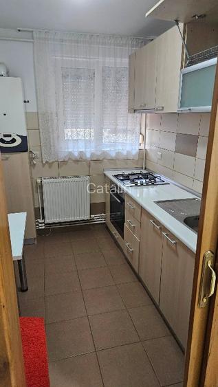 Persoană fizică ofer spre vânzare apartament cu 2camere situat  într-o zonă foar - 7