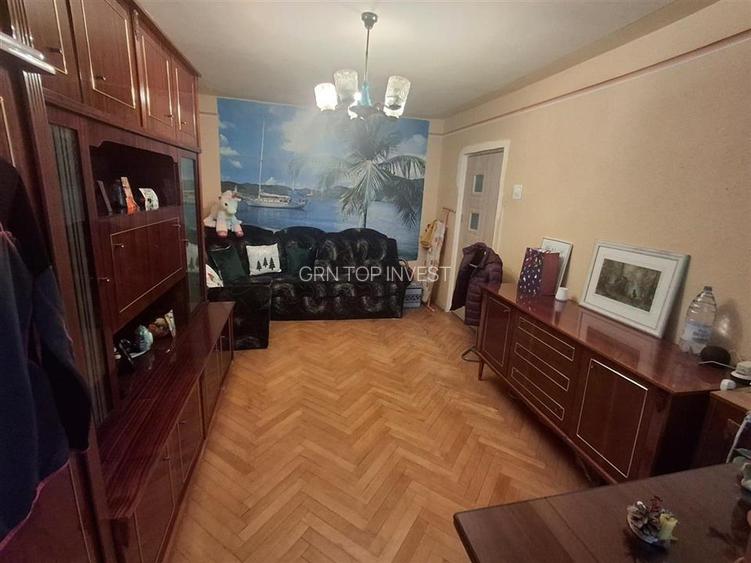 Apartament 3 camere decomandat 2 balcoane pivnita zona Valea Aurie - 3